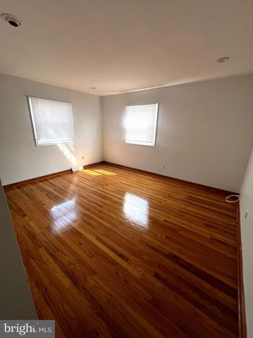 2 THORNHILL RD, Cherry Hill, NJ 08003