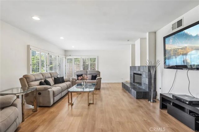 20463 Bermuda Street, Chatsworth, CA 91311