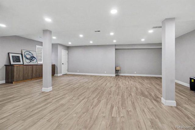 49756 Great Falls Road, Canton, MI 48188