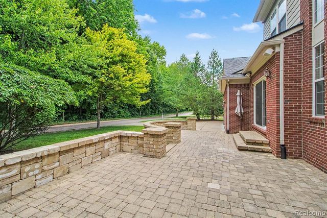 49756 Great Falls Road, Canton, MI 48188