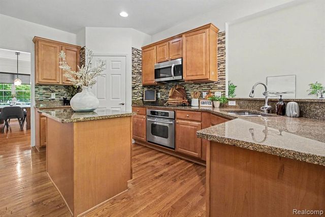 49756 Great Falls Road, Canton, MI 48188
