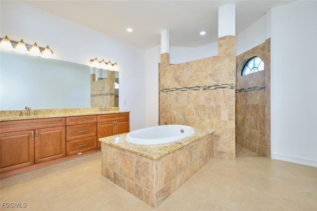 1906 SW 30th TER, Cape Coral, FL 33914