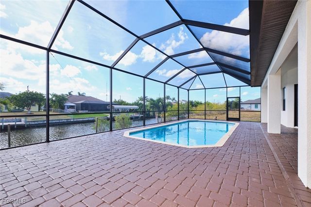 1906 SW 30th TER, Cape Coral, FL 33914