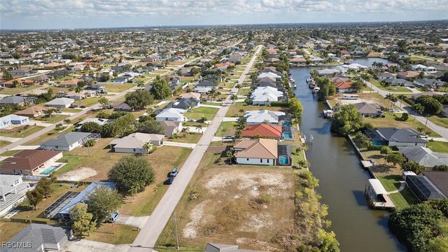 1906 SW 30th TER, Cape Coral, FL 33914