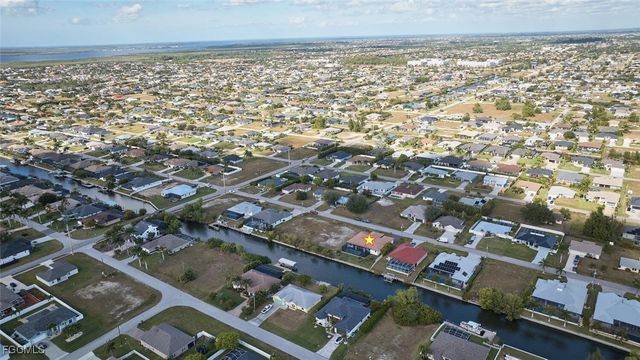 1906 SW 30th TER, Cape Coral, FL 33914