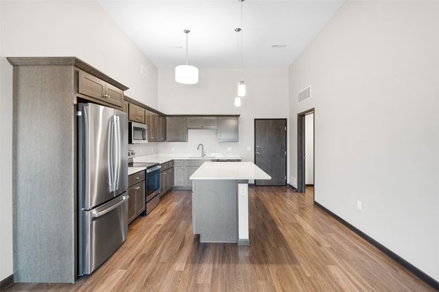 2877 Spring Rose Circle 303, Coralville, IA 52241