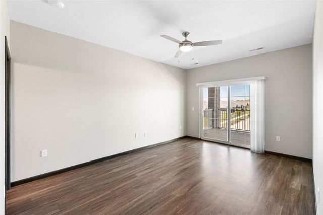 2877 Spring Rose Circle 303, Coralville, IA 52241