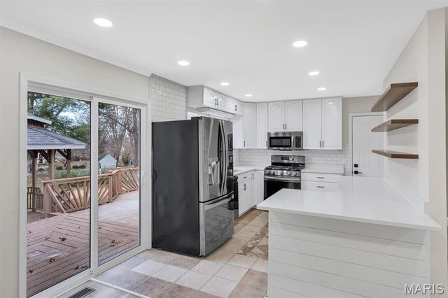 74 Jane Drive, St Peters, MO 63376