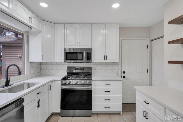 74 Jane Drive, St Peters, MO 63376