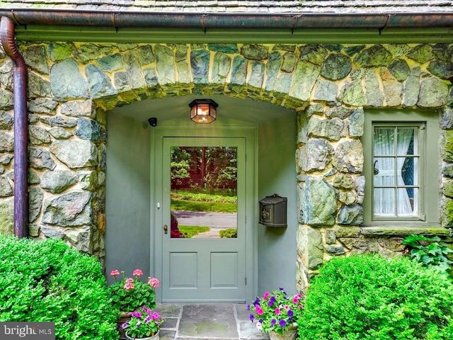 102 COTSWOLD RD, Baltimore, MD 21210