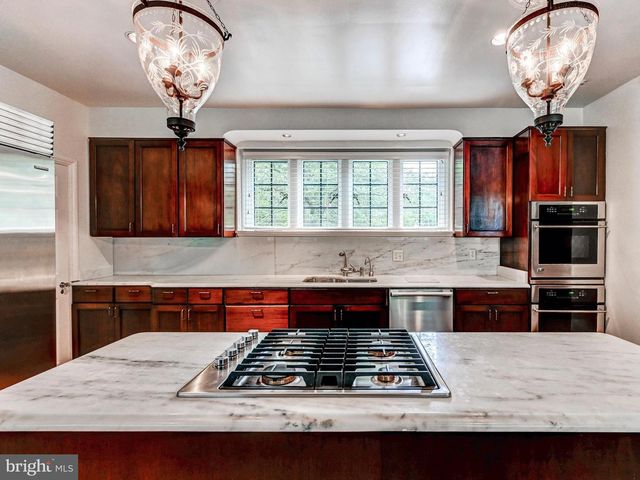 102 COTSWOLD RD, Baltimore, MD 21210