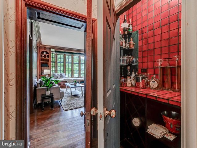 102 COTSWOLD RD, Baltimore, MD 21210