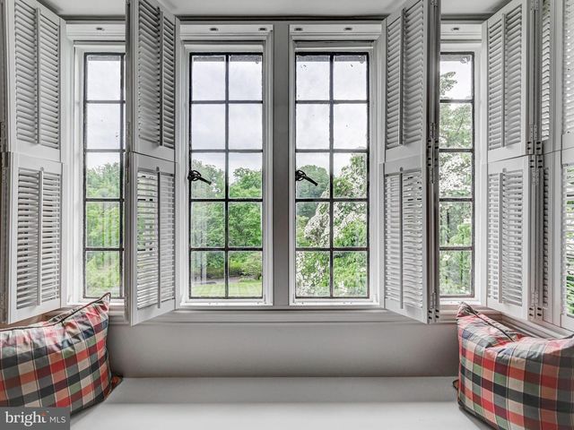 102 COTSWOLD RD, Baltimore, MD 21210