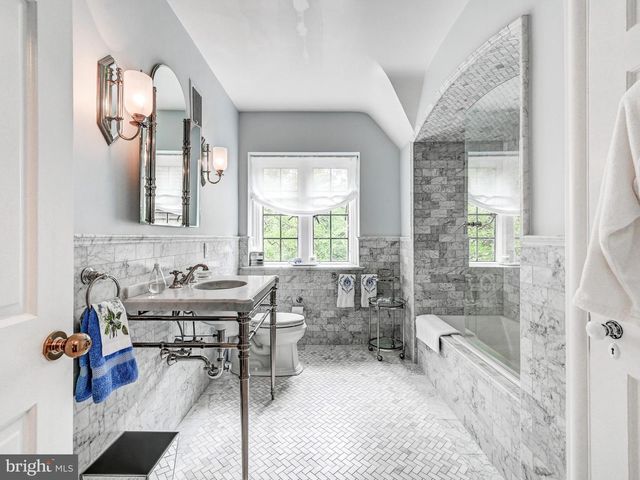 102 COTSWOLD RD, Baltimore, MD 21210