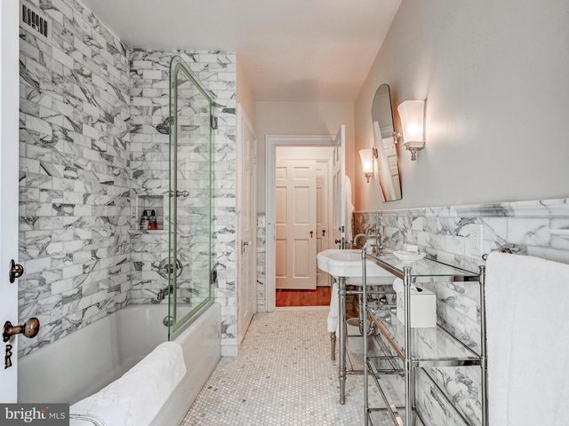 102 COTSWOLD RD, Baltimore, MD 21210