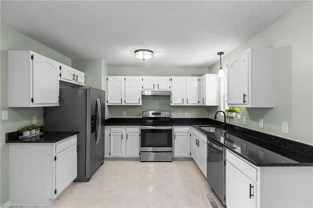 1650 Billy Drive, Winston-salem, NC 27107