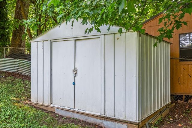 1650 Billy Drive, Winston-salem, NC 27107