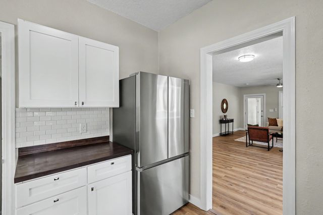 2006 E 13th Street, Des Moines, IA 50316
