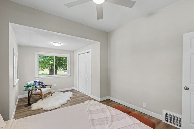 2006 E 13th Street, Des Moines, IA 50316