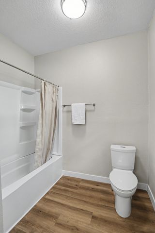 2006 E 13th Street, Des Moines, IA 50316