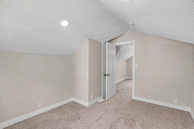 2006 E 13th Street, Des Moines, IA 50316
