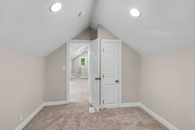 2006 E 13th Street, Des Moines, IA 50316