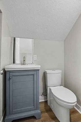 2006 E 13th Street, Des Moines, IA 50316