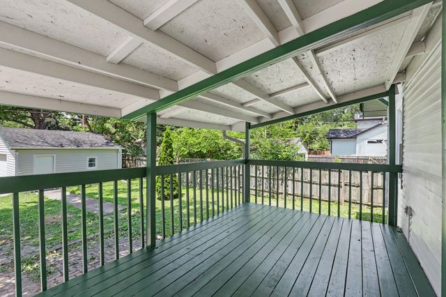 2006 E 13th Street, Des Moines, IA 50316