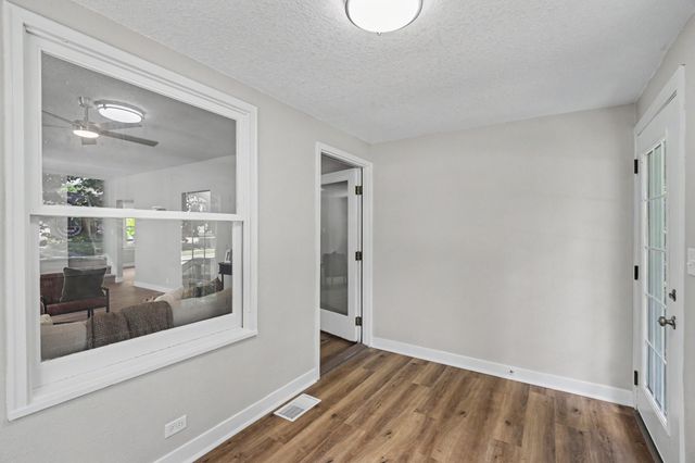2006 E 13th Street, Des Moines, IA 50316