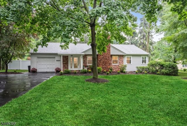 320 Monroe Ave, Wyckoff Twp., NJ 07481