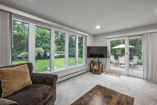 320 Monroe Ave, Wyckoff Twp., NJ 07481