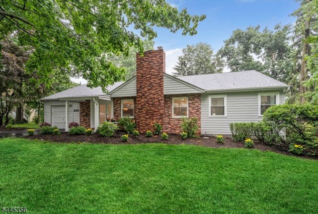 320 Monroe Ave, Wyckoff Twp., NJ 07481