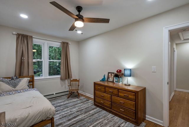 320 Monroe Ave, Wyckoff Twp., NJ 07481