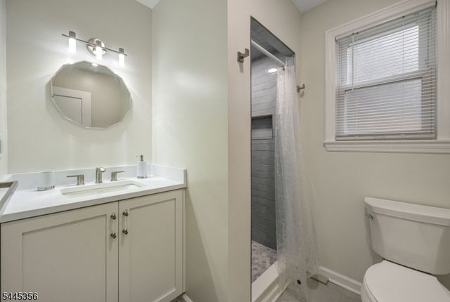 320 Monroe Ave, Wyckoff Twp., NJ 07481