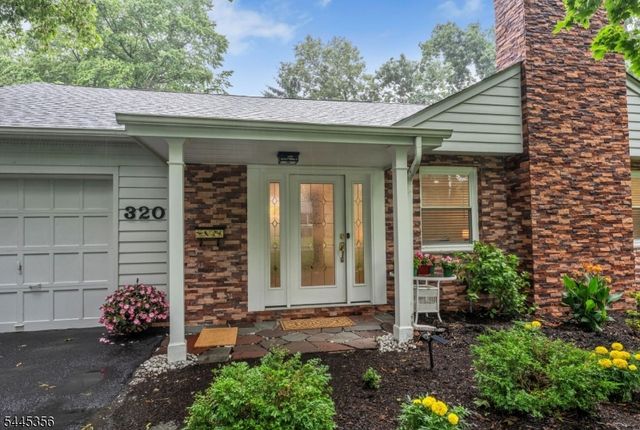 320 Monroe Ave, Wyckoff Twp., NJ 07481