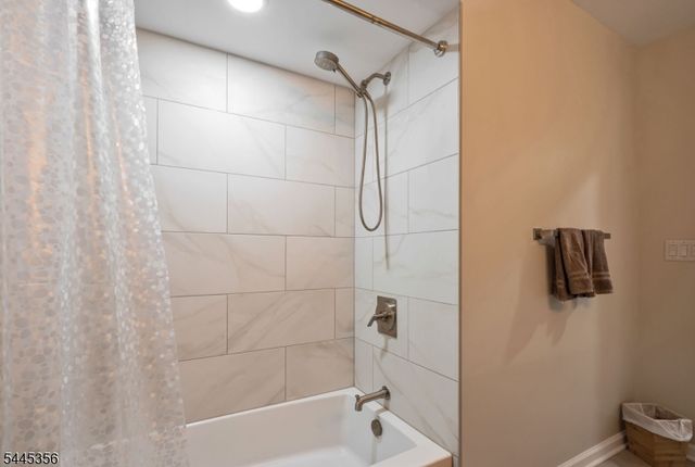 320 Monroe Ave, Wyckoff Twp., NJ 07481