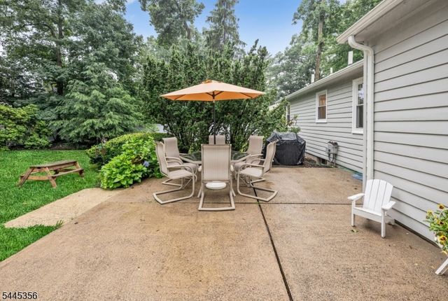 320 Monroe Ave, Wyckoff Twp., NJ 07481