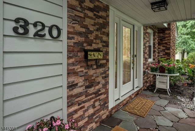 320 Monroe Ave, Wyckoff Twp., NJ 07481