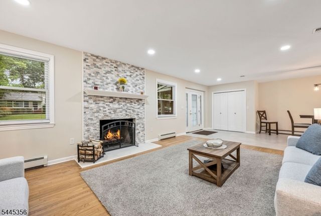 320 Monroe Ave, Wyckoff Twp., NJ 07481