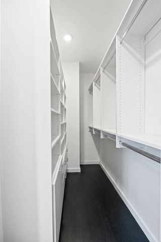 3901 S Lake Park Avenue D, Chicago, IL 60653