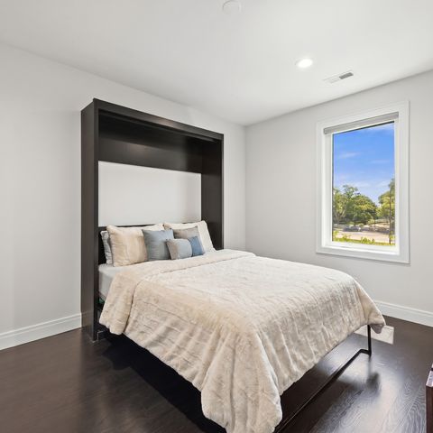 3901 S Lake Park Avenue D, Chicago, IL 60653