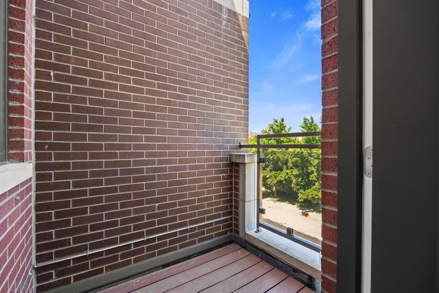 3901 S Lake Park Avenue D, Chicago, IL 60653