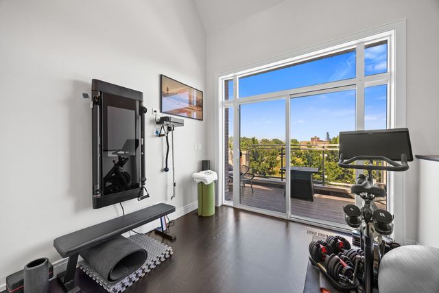 3901 S Lake Park Avenue D, Chicago, IL 60653