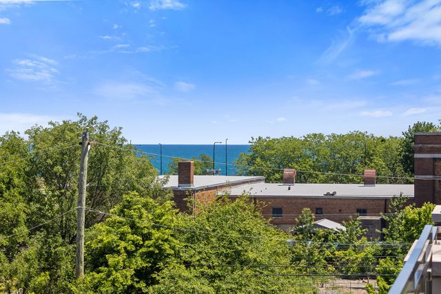 3901 S Lake Park Avenue D, Chicago, IL 60653