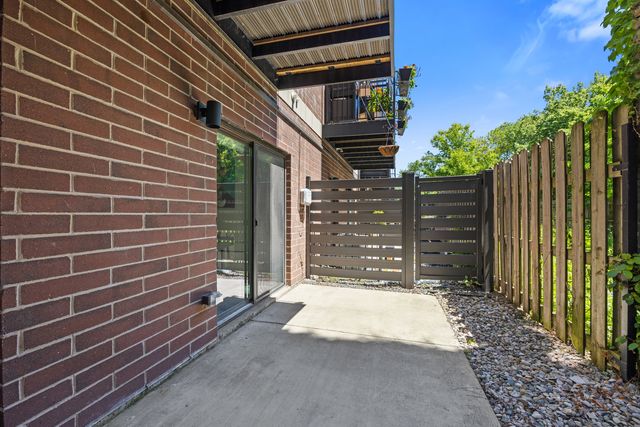 3901 S Lake Park Avenue D, Chicago, IL 60653