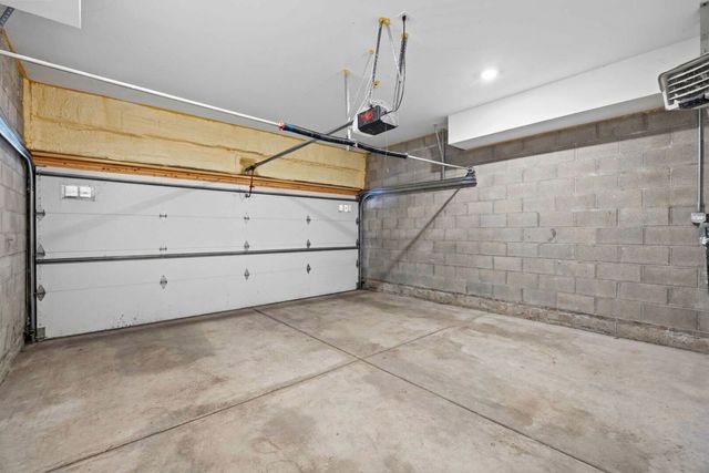 3901 S Lake Park Avenue D, Chicago, IL 60653