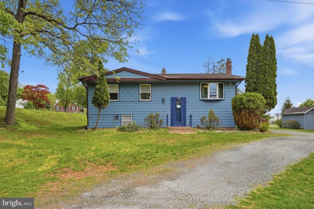 108 DURHAM RD, Newtown, PA 18940