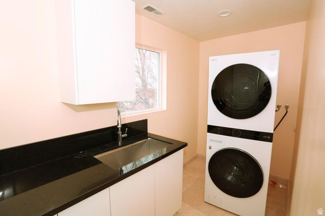 8068 S TWELVE DR, Sandy, UT 84094