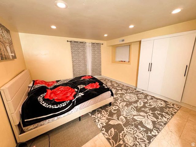 8068 S TWELVE DR, Sandy, UT 84094