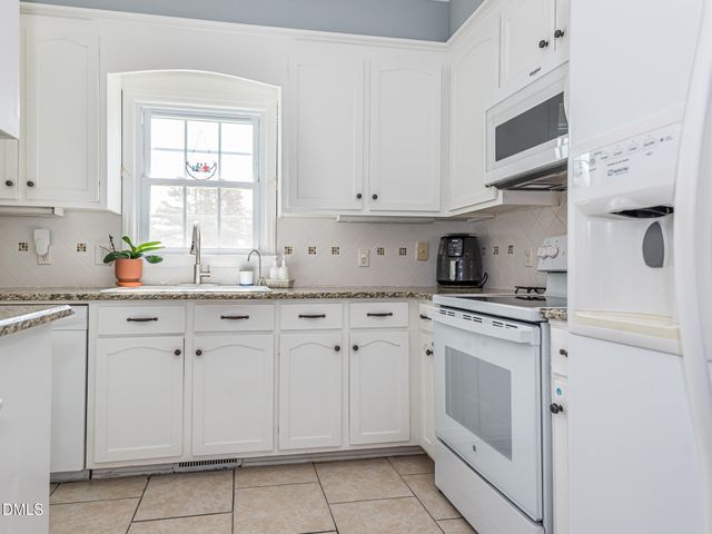 103 Stonebrook Drive, Clayton, NC 27520